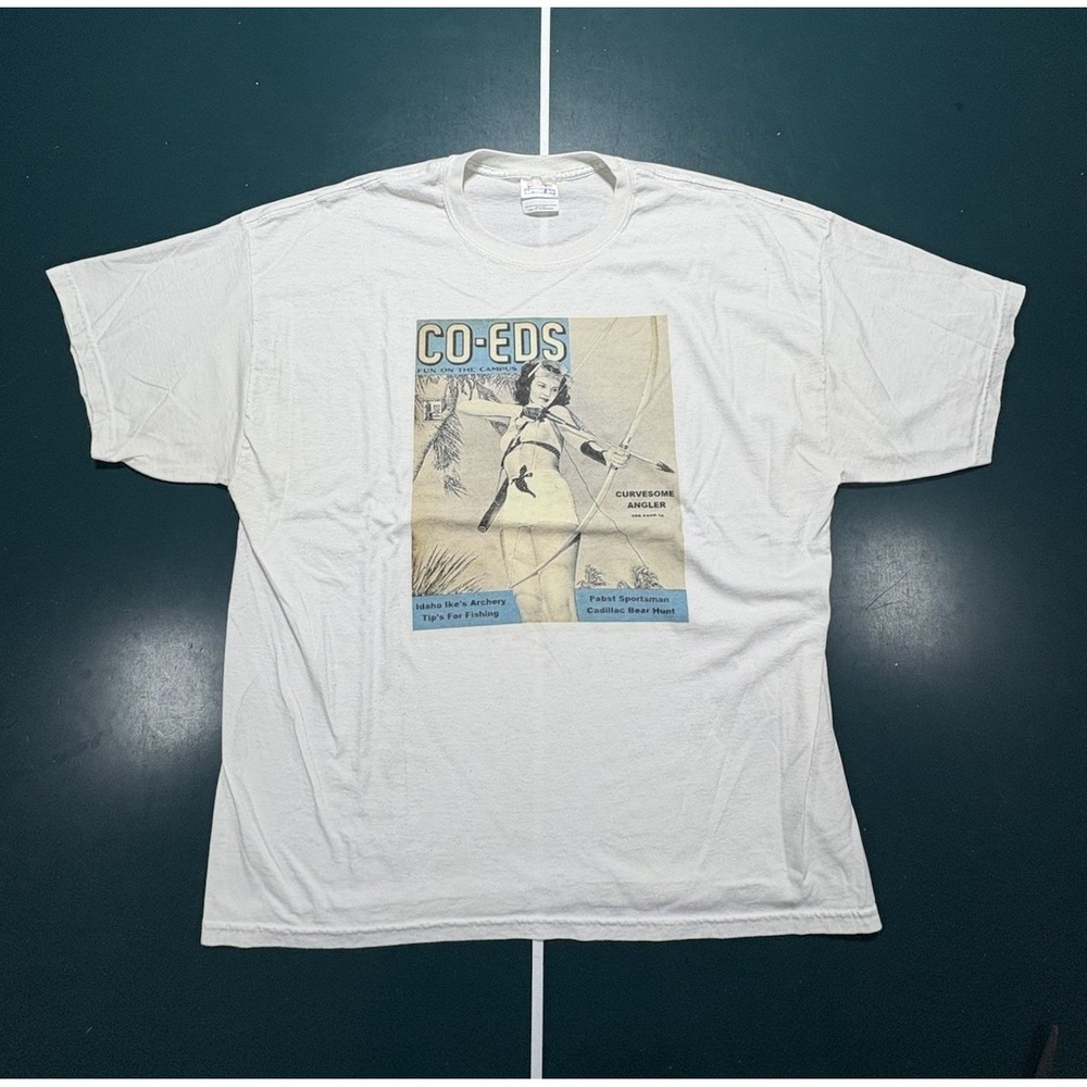 Vintage Co-Eds Fun On The Campus 1942 Magazine Graphicβ T Shirt 2XL White 90s